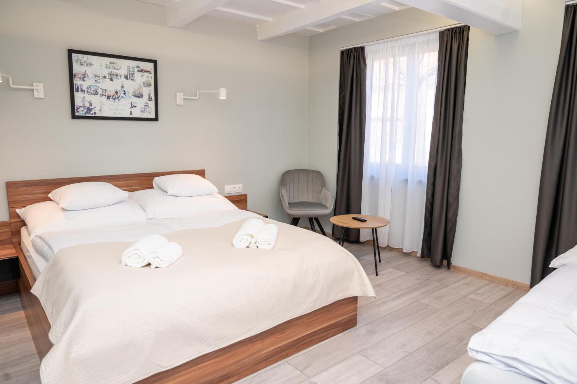 Tuenderkert Apartman Gyula Zewnętrze zdjęcie