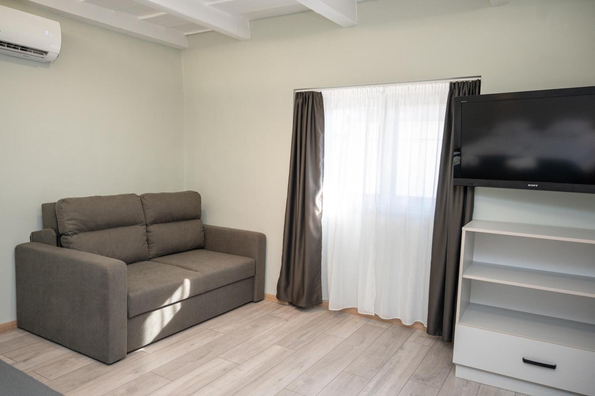 Tuenderkert Apartman Gyula Zewnętrze zdjęcie