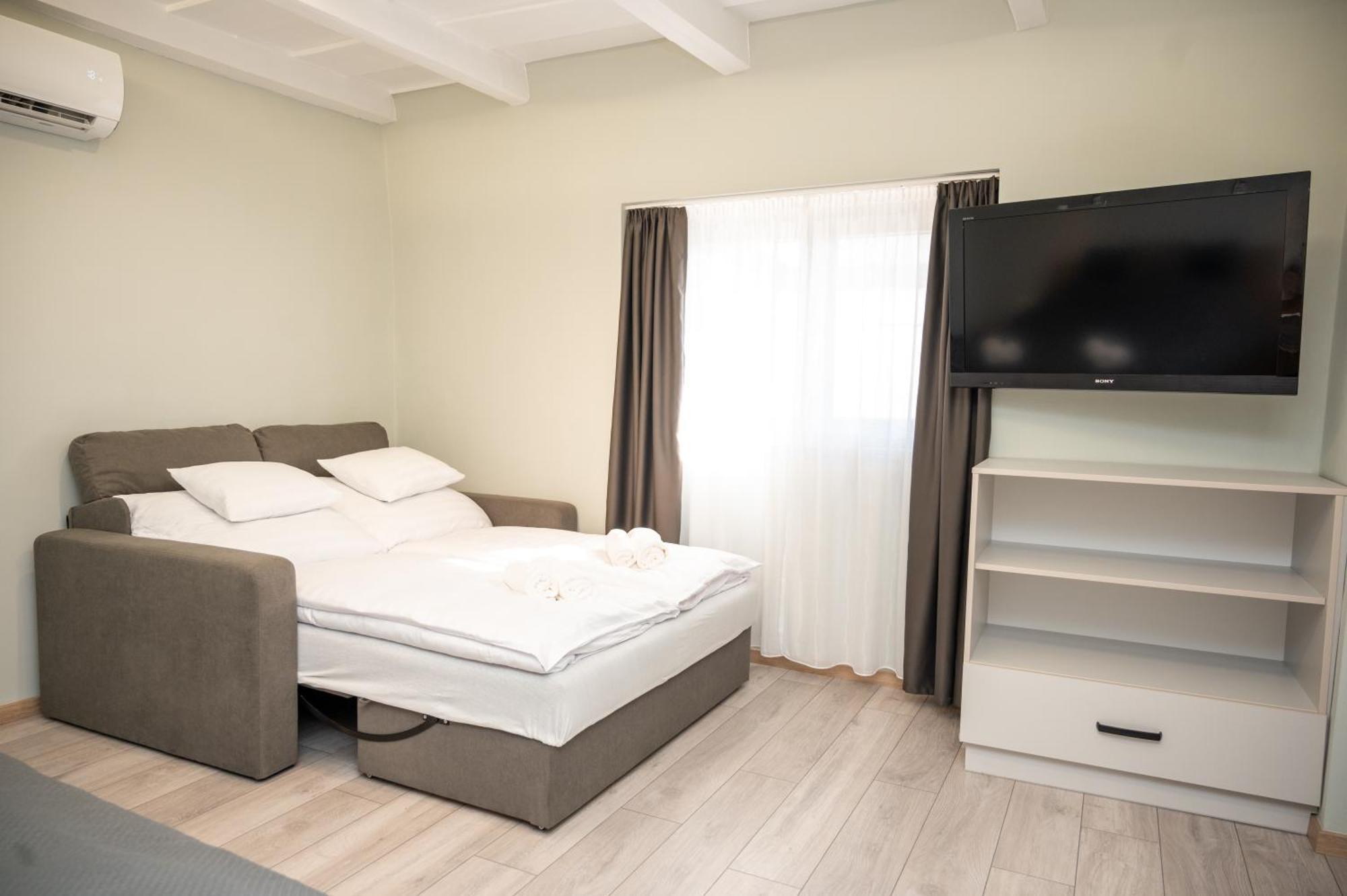 Tuenderkert Apartman Gyula Zewnętrze zdjęcie